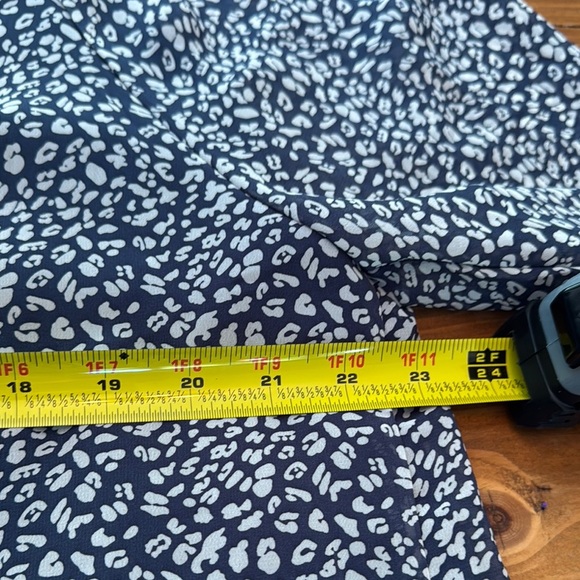 Women’s leopard print blue and white blouse xl - Picture 12 of 14